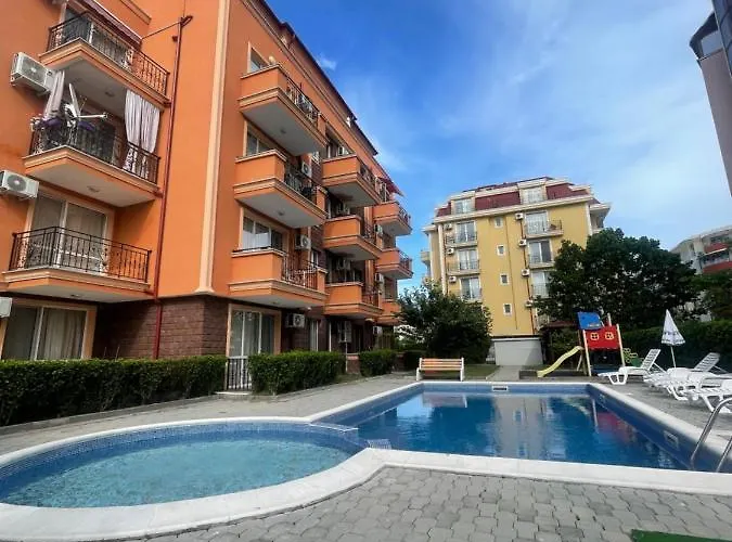 A Tiny Flat * Sunny Beach