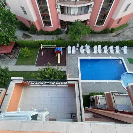 شقة A Tiny Flat *