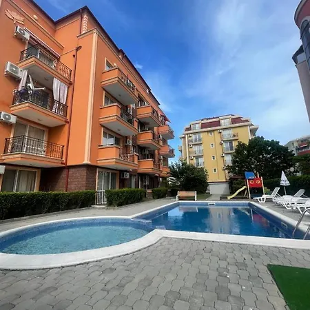 A Tiny Flat * Σάνι Μπιτς